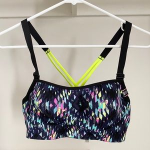 Victoria’s Secret VSX strapping Sport’s Bra, 32C